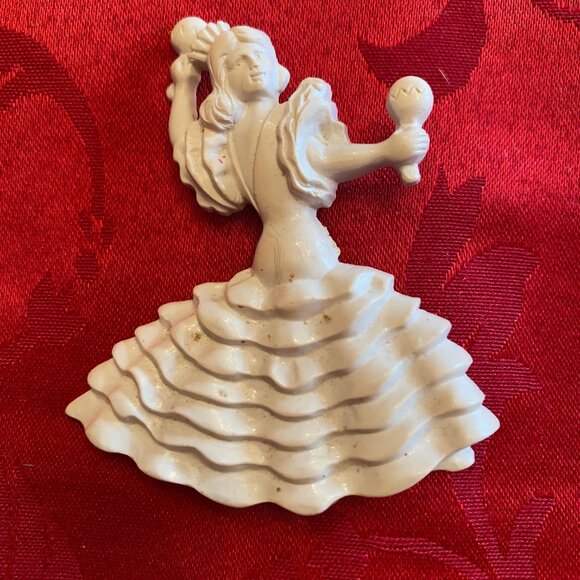 1950's White Pin of a Women with Maracas Dancing possibly the Merengue - Picture 1 of 4